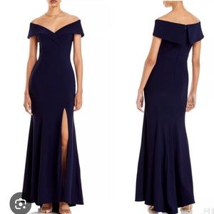 NWT Aqua Women’s Off The Shoulder V- Neck Cap Sleeves Gown (Navy) Size 2.